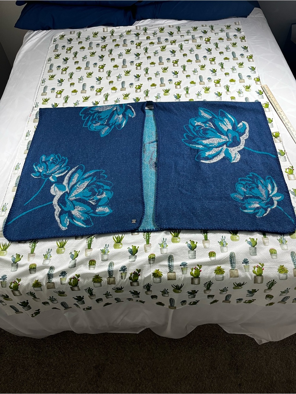 Libby Edelman Women’s Poncho Blue & Gray Floral One Size Soft EUC
